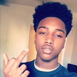 Meet your Posher, Dee